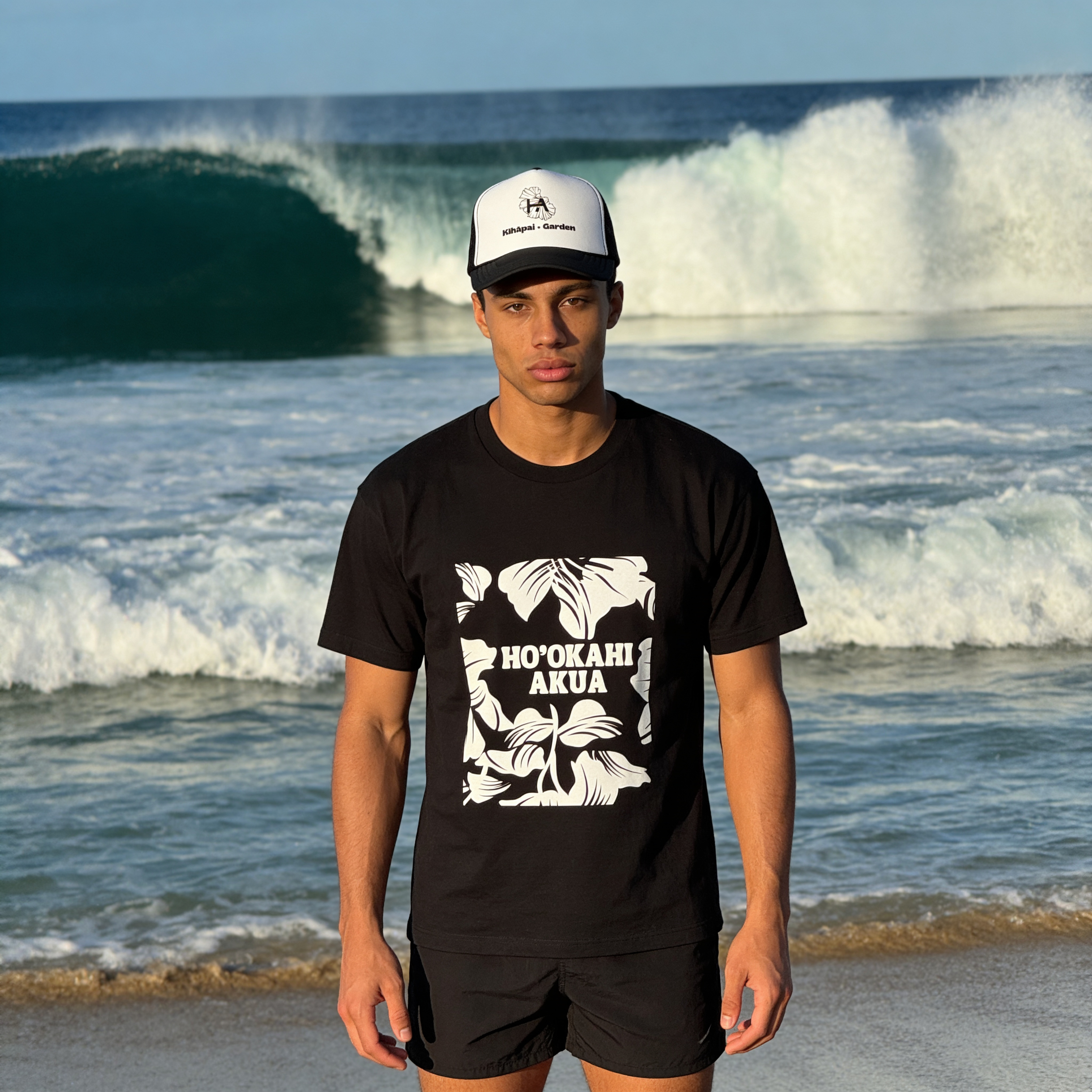 Aka'awa Logo Tee // Black