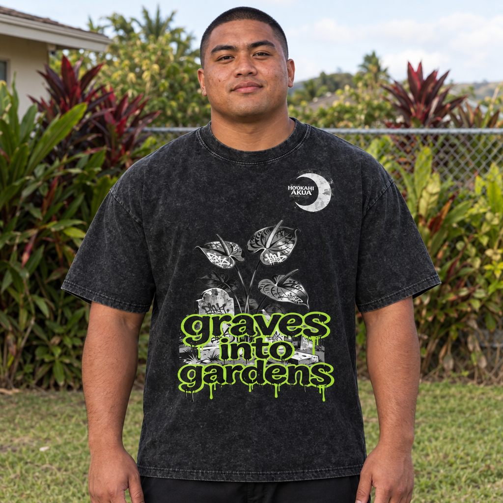New model wearing the short-sleeve Graves into Gardens tee